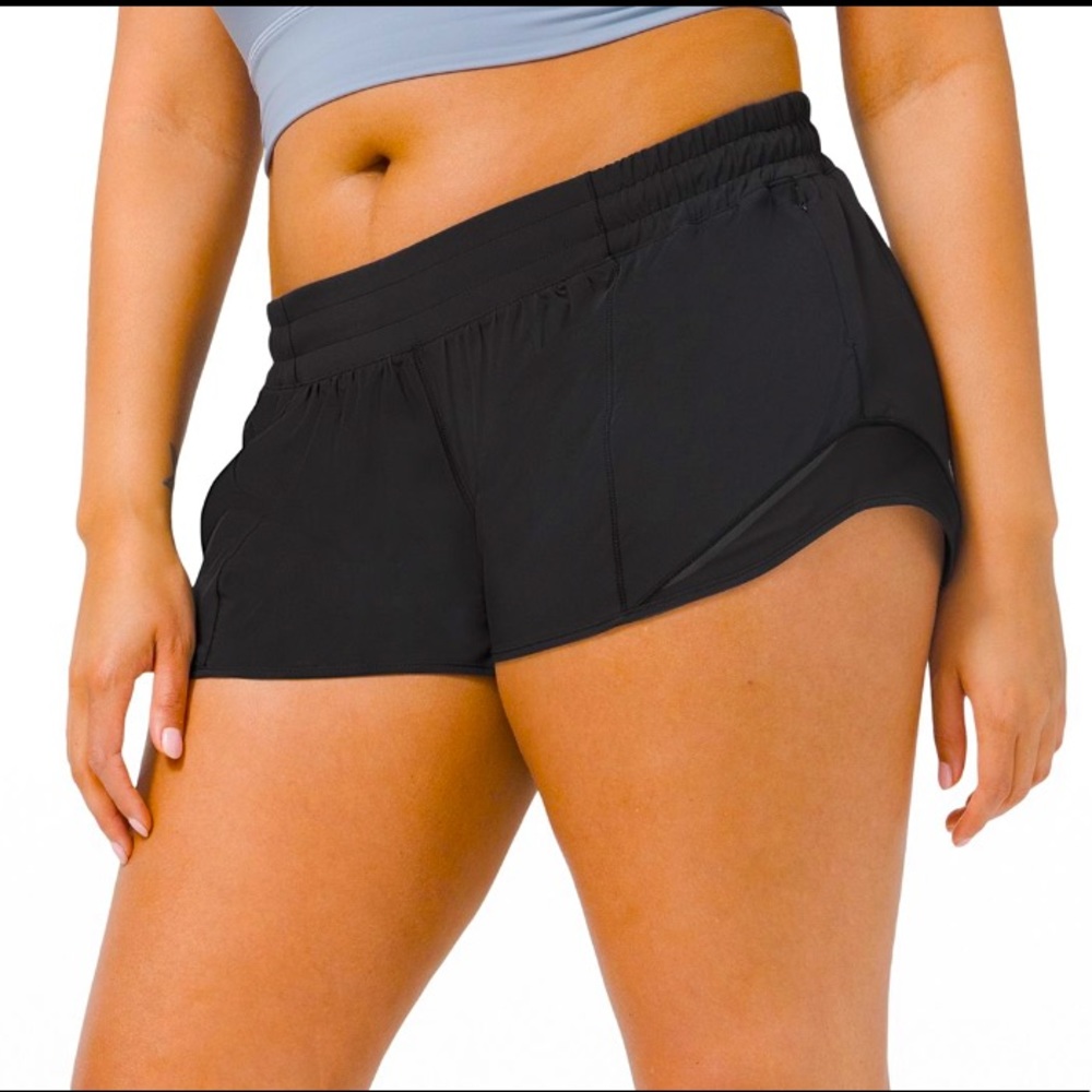 Size 4, 2.5 inseam- Lululemon hotty hot shorts